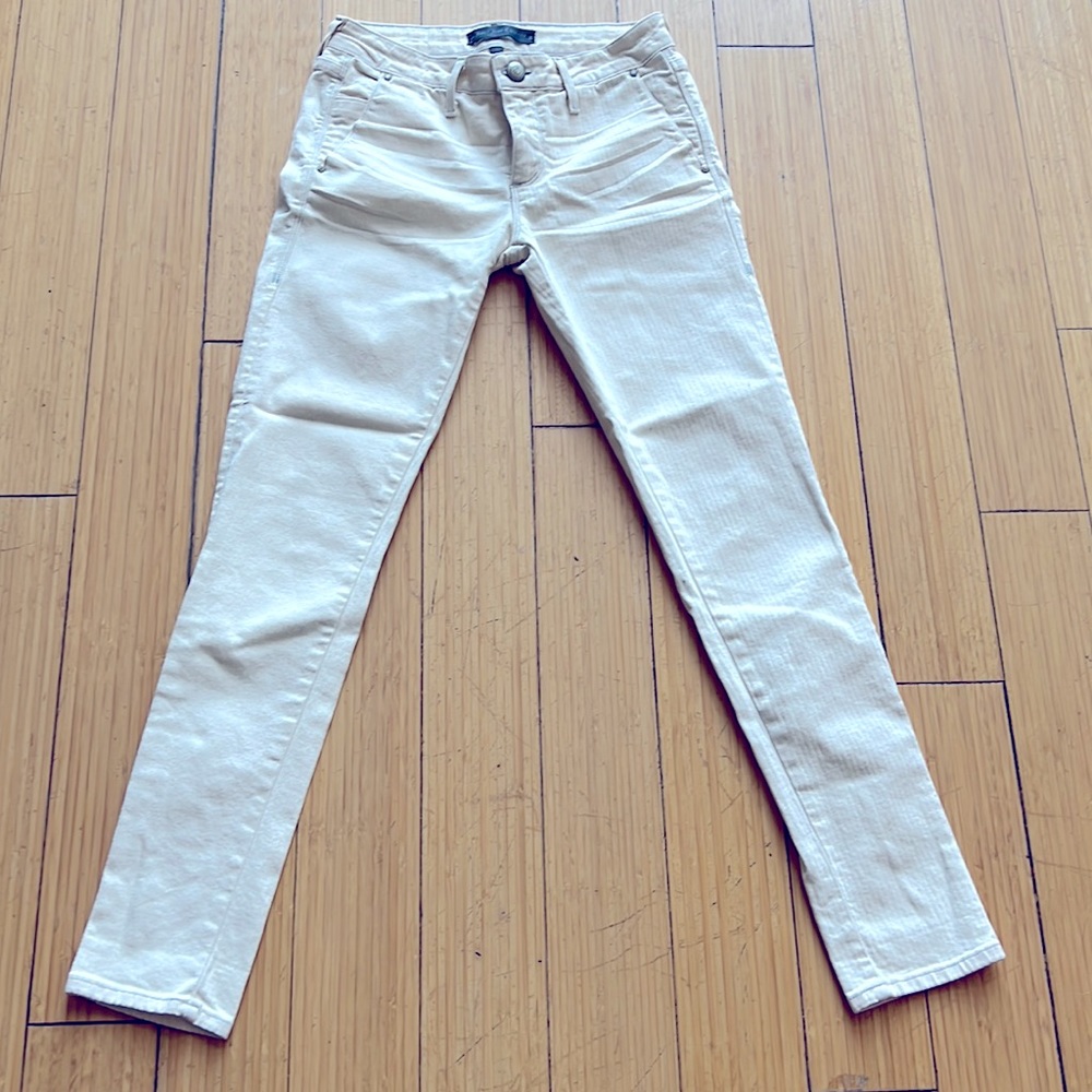 Juicy Couture Jeans, Size 25 NEVER WORN, OFF WHITE COLOR